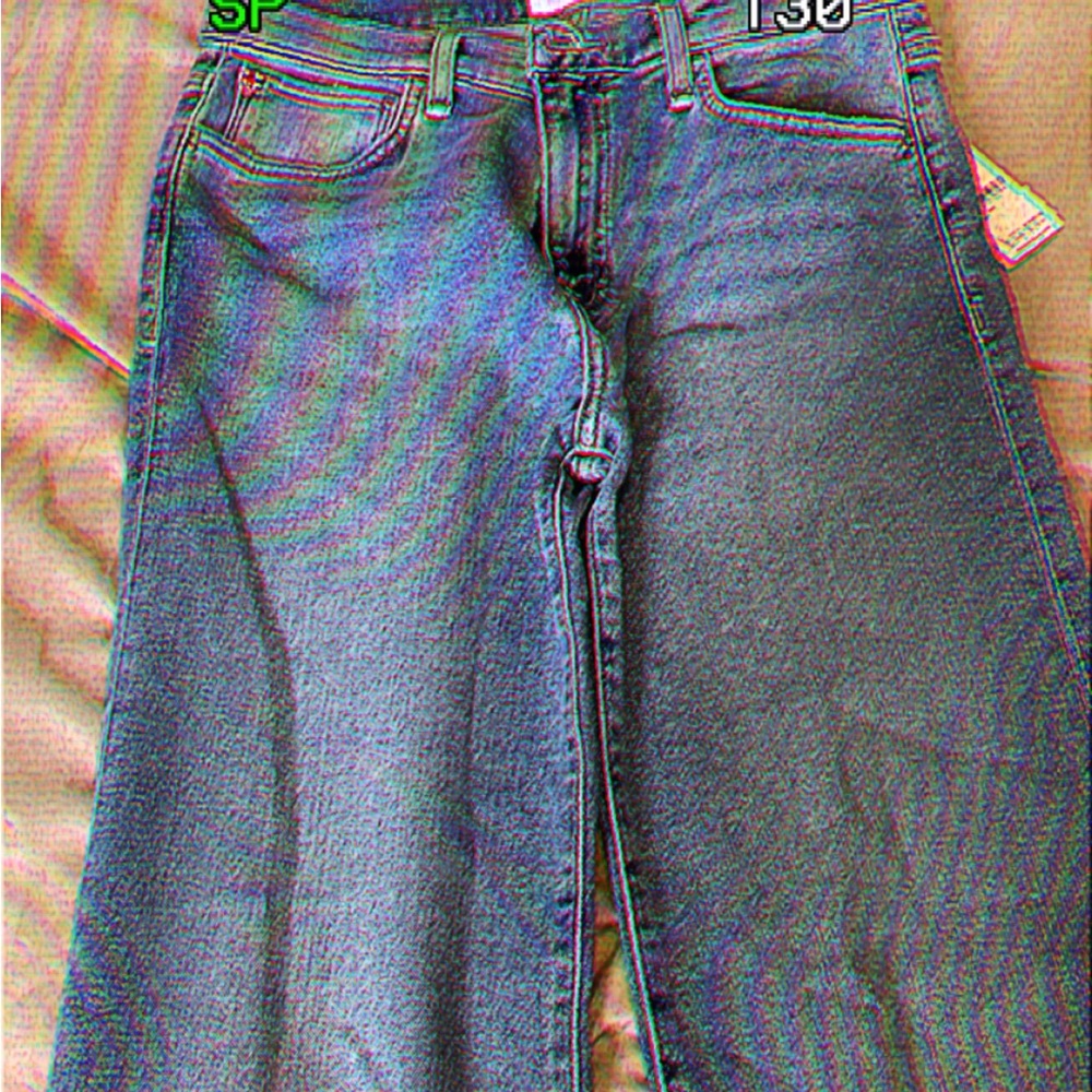 Y2K low rise straight jean could be worn by woman and men